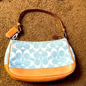 A coach handbag purse